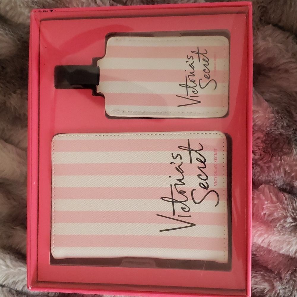 NEW! Victoria Secret Passport cover n luggage tag